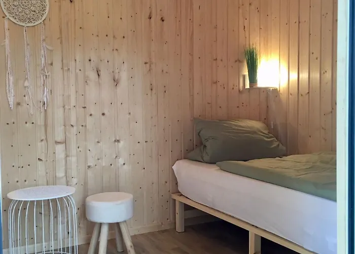 Tinyhaeuser Zum Heiratsmarkt 15328 *